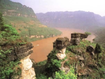 部编版八年级语文上册《三峡》课件（定稿集体备课）